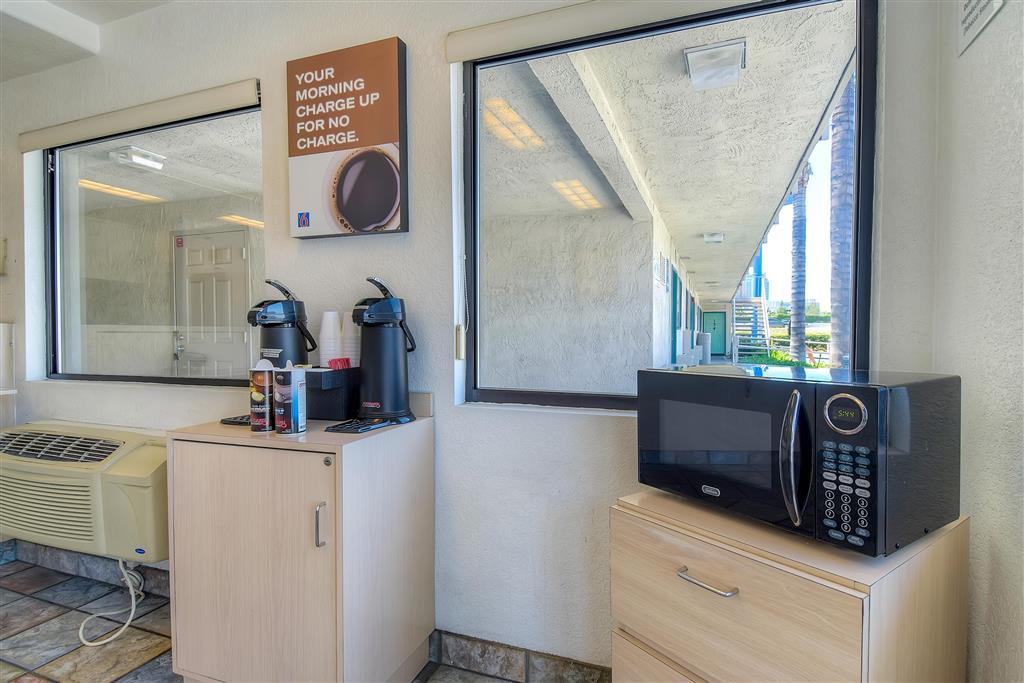 Motel 6 Anaheim Stadium - Orange İç mekan fotoğraf