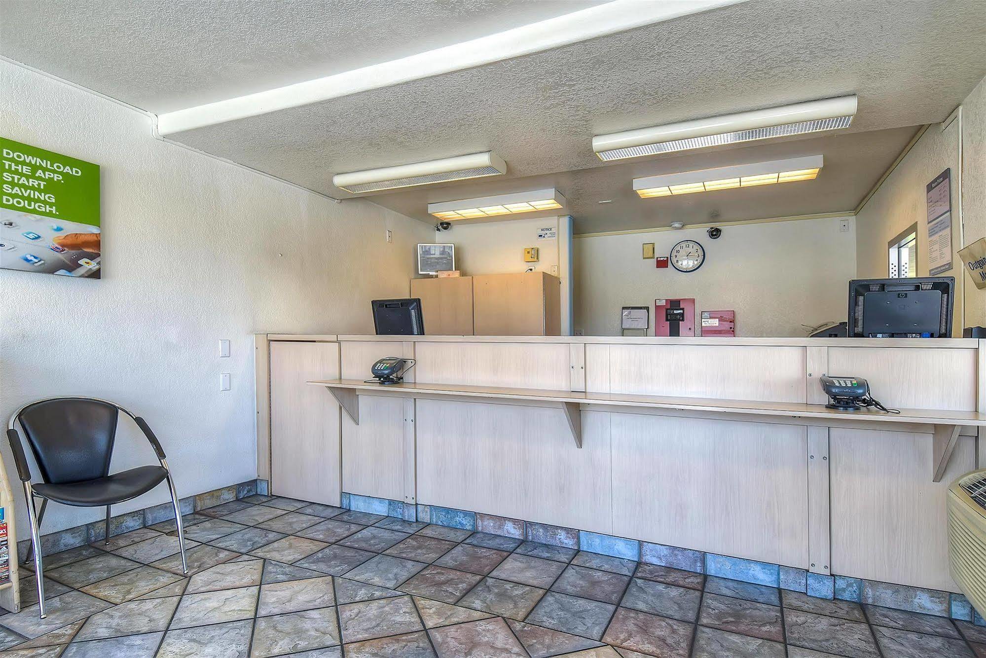Motel 6 Anaheim Stadium - Orange Dış mekan fotoğraf