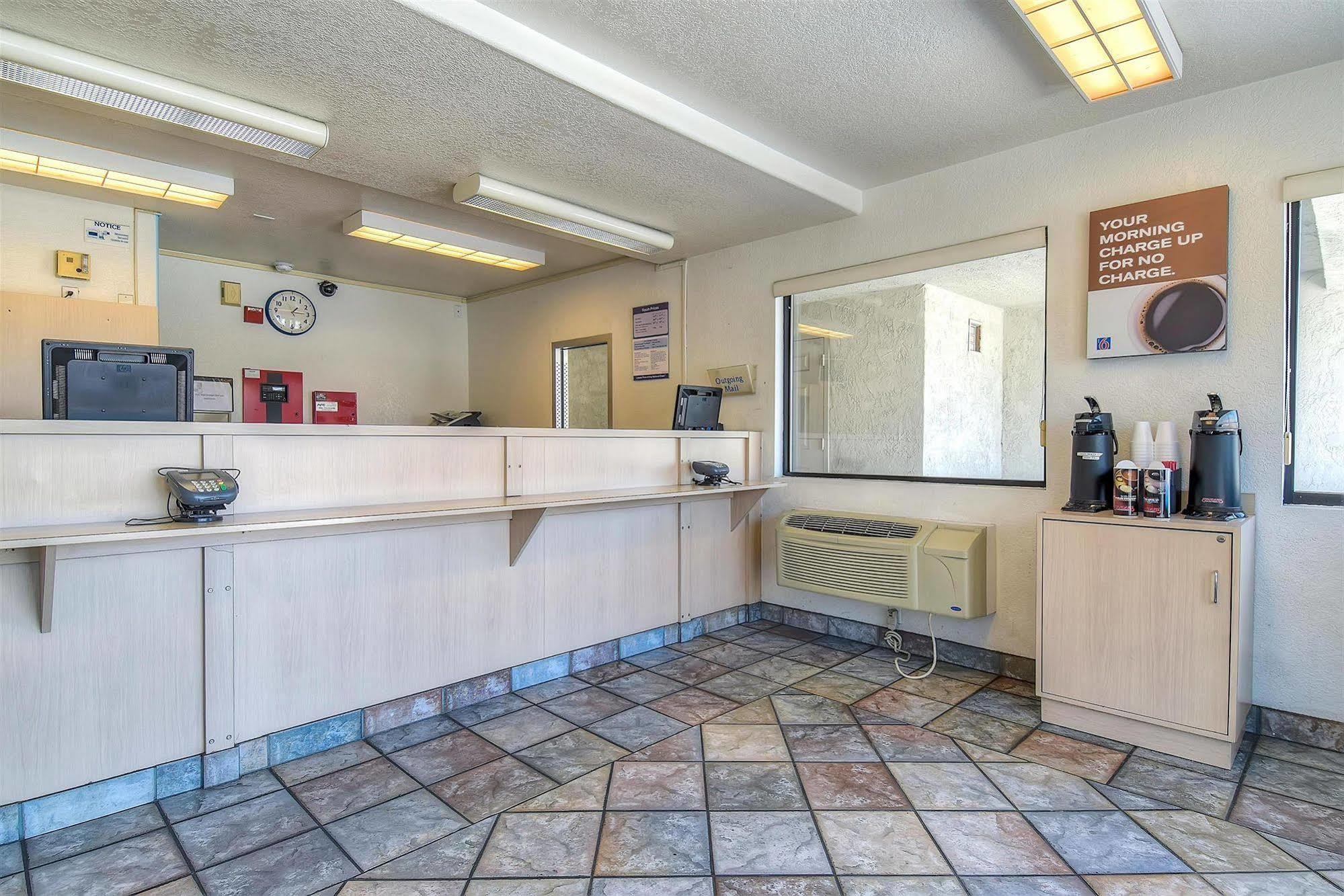 Motel 6 Anaheim Stadium - Orange Dış mekan fotoğraf