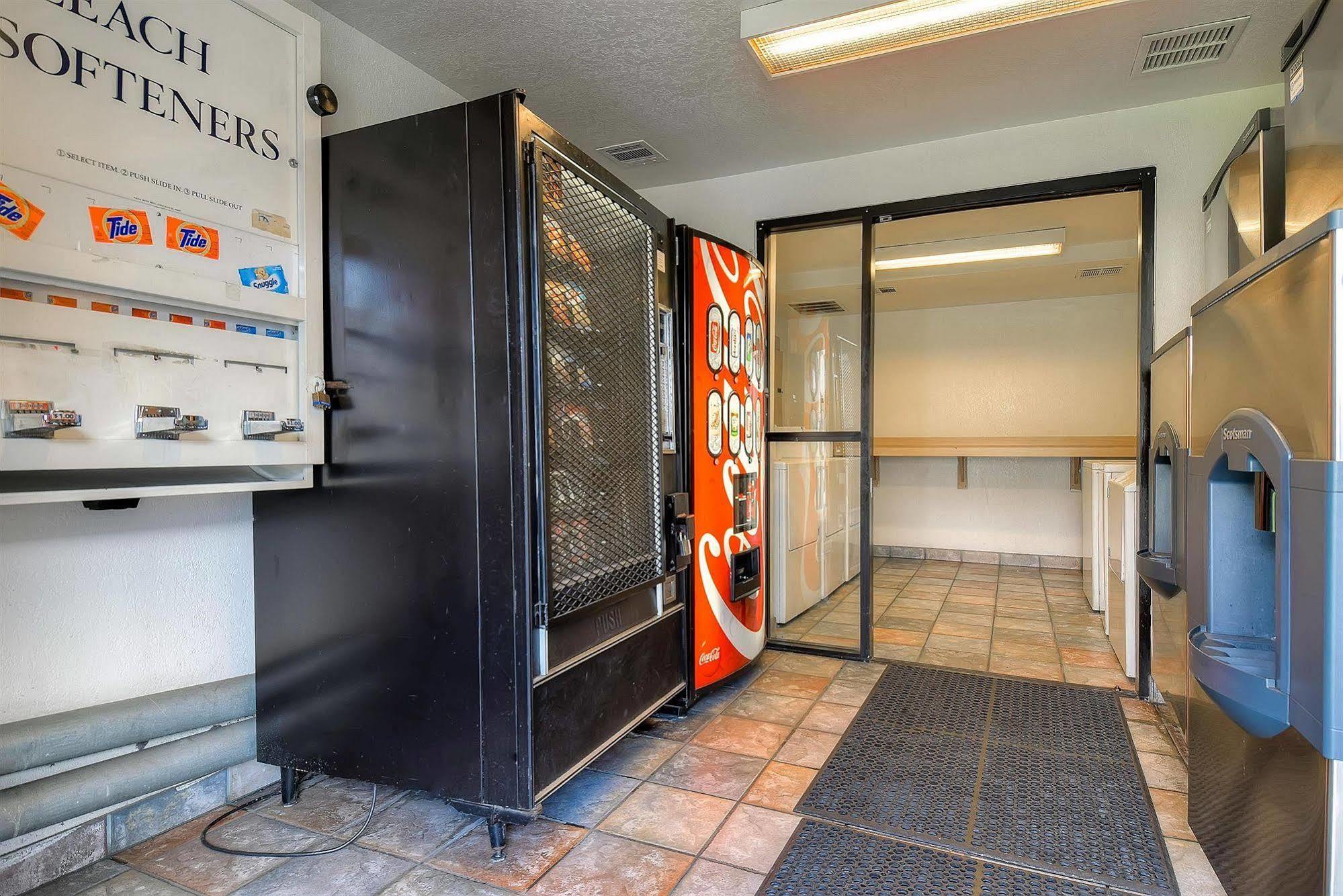 Motel 6 Anaheim Stadium - Orange Dış mekan fotoğraf