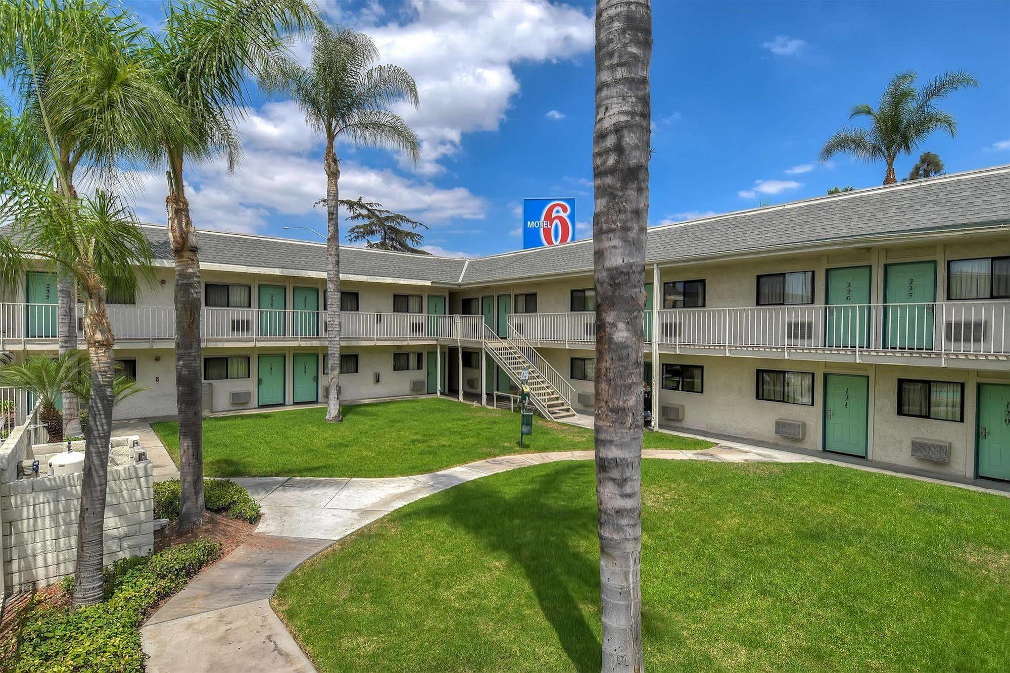Motel 6 Anaheim Stadium - Orange Dış mekan fotoğraf